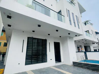A Smart Home Five (5) Bedroom Detached Duplex with Pool, Gym, Cinema