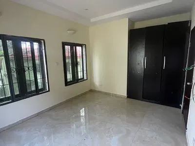Serviced 2 Bedroom Apartment