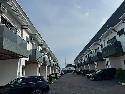 Fully Serviced Furnished Luxury Smart Home 4 Bedroom Terraced Duplex