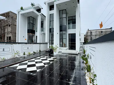 5 Bedroom Detached Duplex