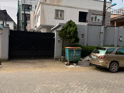 Beautiful 5 Bedroom Semi Detached Duplex in a Secured Estate