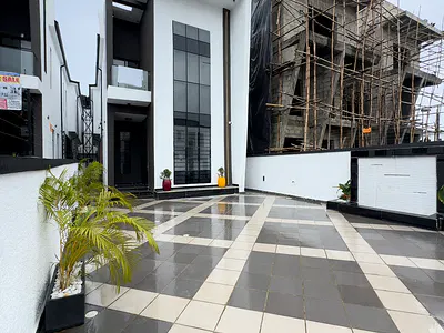 5 Bedroom Detached Duplex