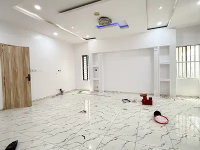 Well Renovated 5 Bedroom Fully Detached Plus BQ