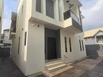 5 Bedroom Fully Detached Duplex