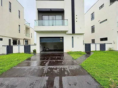 5 Bedroom Fully Detached Duplex