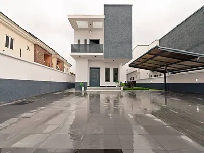 Luxury 5 Bedroom Apartment