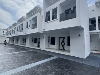 Luxury 3 Bedroom Terrace