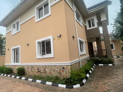 Well Maintained 5 Bedroom Fully Detached Duplex with Two Rooms BQS