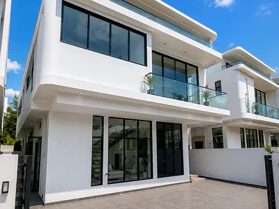 Breathtaking 4 Bedroom Fully Detached with Amazing Amenities