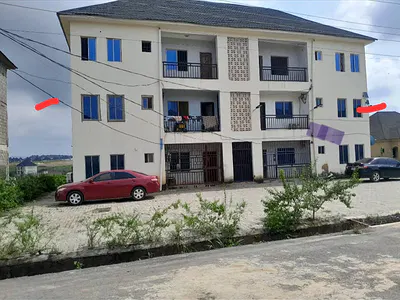 3 Bedrooms Flat All Rooms Ensuit with Modern Facilities.