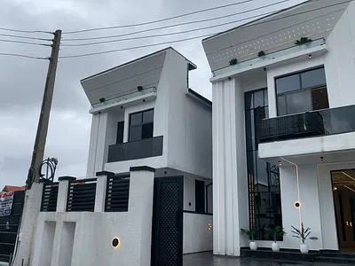 Lovely 5 Bedroom Duplex with a Pool and a BQ