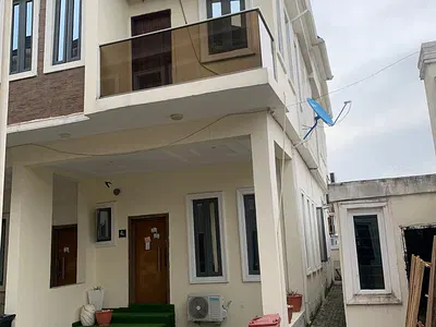 4 Bedroom Duplex