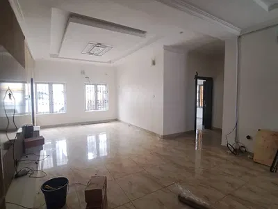 Luxury and Spacious 2 Bedroom Flat