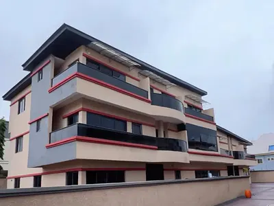 Newlt Built & Serviced 3 Bedroom En-Suite Terraced Duplex