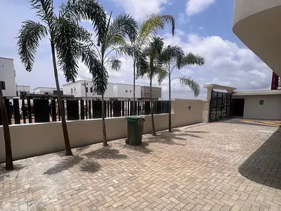 Serviced 2 Bedroom En-Suite Flat