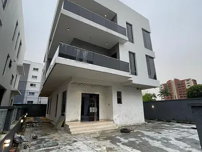 6 Bedroom Fully Detached Duplex with, Pool, 2BQS, Gym and Study Room