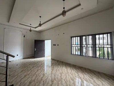 Lovely 4 Bedroom Terrace with a BQ