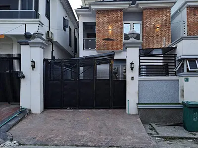Furnished 5 Bedroom Detached