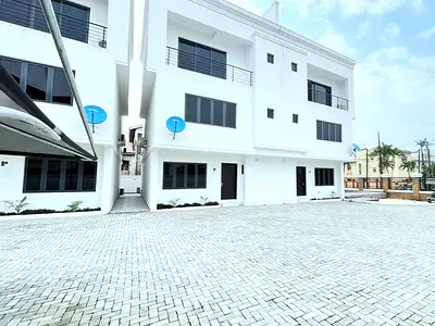 Spacious 4 Bedroom Terrace