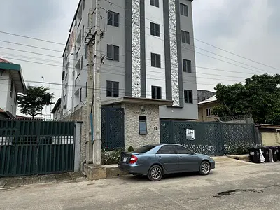 Very Spacious Lovely 3 Bedroom Apartment with BQ