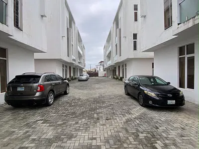 Lovely 2 Bedrooms Apartment Available