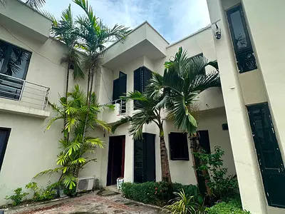 Newly Renovated 4 Bedroom Terrace with BQ, Swimming Pool and Gym