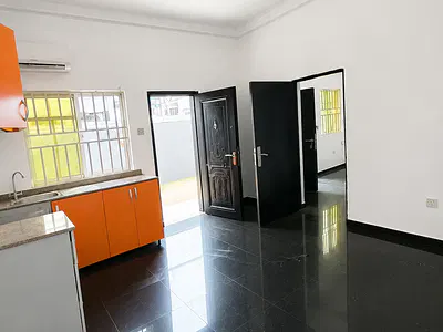 Lovely 1 Bedroom Flat Downstairs with Air-Conditioners, Cooker