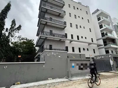 1 Bedroom Mini Flat with Swimming Pools