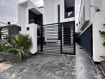 Affordable Luxurious 5 Bedroom House