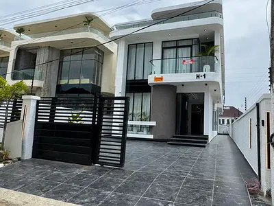 Luxury 5 Bedroom Detached Duplex