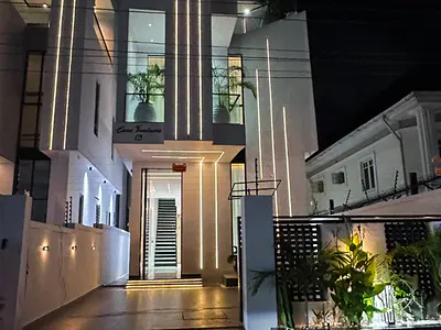 Contemporary 5 Bedroom Detached Duplex with Cinema — Lekki, Lagos
