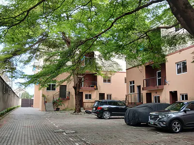 Serviced 3 Bedroom En-Suite Flat