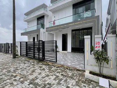 4 Bedrooms Detached Duplex