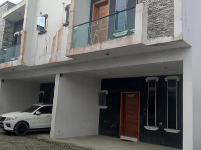 Beautiful Spacious 4 Bedrooms Terraced Duplex