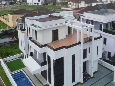 Luxury 6 Bedroom Detached Duplex with a Home Office, Pool, Cinema