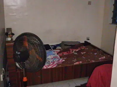 Very Decent and Luxury Roomself Contain
