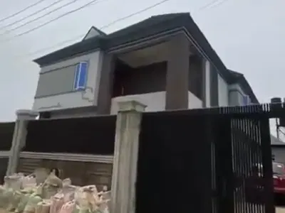 3bedroom Detached Duplex with 1unit 2bedroom and 2bedroom Bungalow BQ