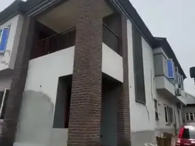 3 Bedroom Detached Duplex with 1 Unit of 2 Bedroom and 2 Bedroom Bungalow BQ