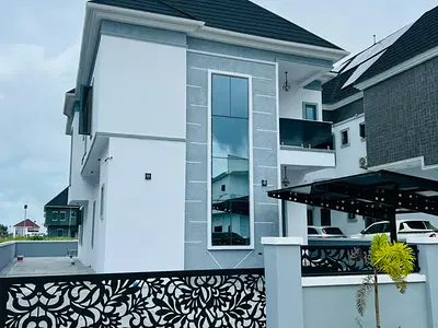 Beautifully Designed and Built 5 Bedroom Fully Detached Duplex