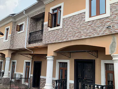 Lovely Built Upstairs 4 Bedroom Apartment with Private Stairway