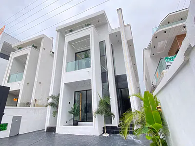 Luxury 5 Bedroom Fully Detached Smart Home with a Pool and BQ