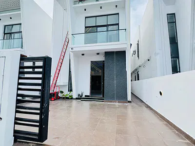 Brand New Luxury 4-Bedroom Fully Detached Duplex