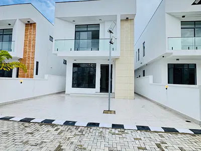 *for Sale* *stunning 4 Bedroom Fully Detached Duplex*with BQ