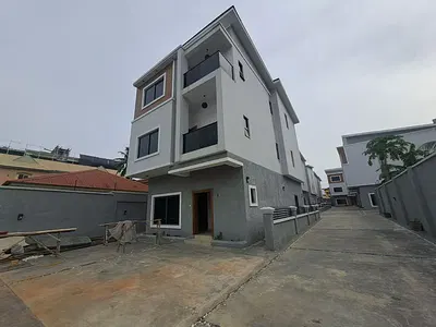 Newly Built 4 - Bedroom Detached Duplex with a BQ