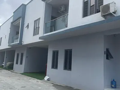 Luxury 4 Bedrooms Duplex with Excellent Fittings. — Lekki, Lagos