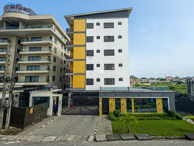 Furnished 3 Bedroom Water-View Condo with Pool