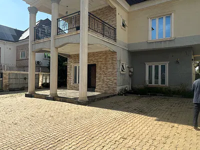 Luxury Spacious 4 Bedroom Duplex with BQ