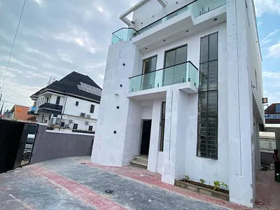 A Refined 5 Bedroom Fully Detached Duplex with BQ + Study