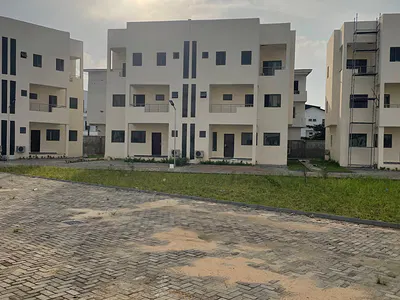 Super Spacious 4 Bedrooms Duplex with BQ