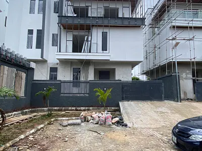 Stunning 6 Bedroom Duplex with a Pool, Elevator and BQ